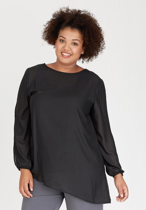 edit Plus - Asymmetrical Split Sleeve Top Black