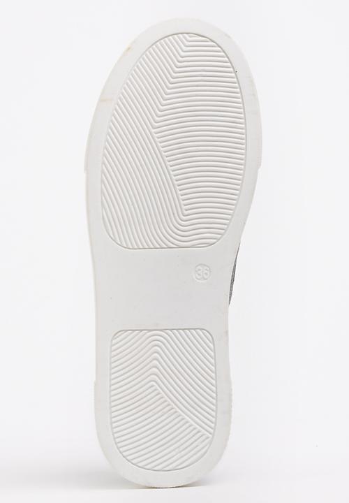 Pop Candy - Slip-ons with Stud Detail Black