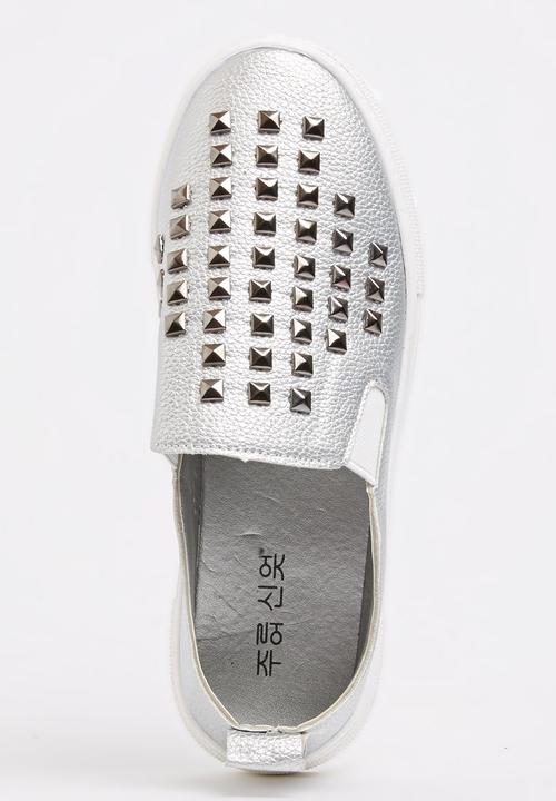 Pop Candy - Slip-ons with Stud Detail Silver