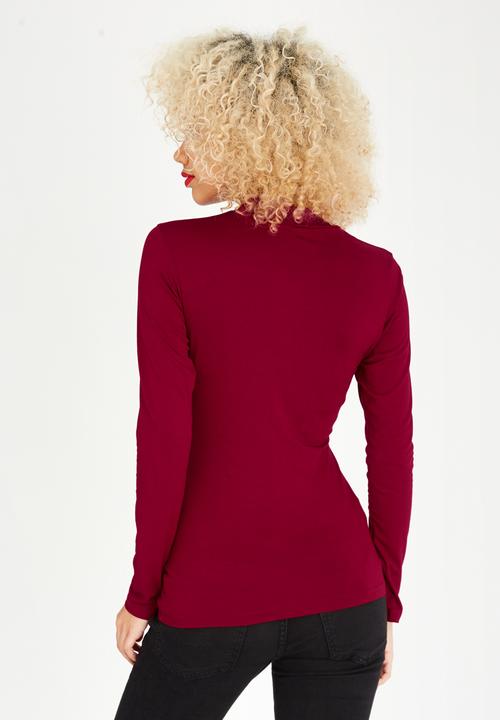 c(inch) - Turtle Neck Top Dark Red