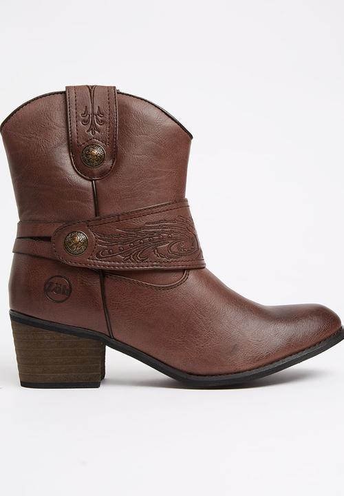 dakota cowboy boots