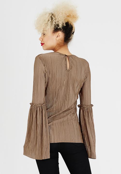 c(inch) - Sleeve Detail Top Brown
