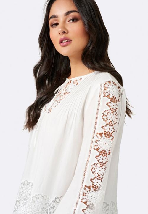Forever New (Spree) - Lana Lace Floral Embroidery Blouse Off White
