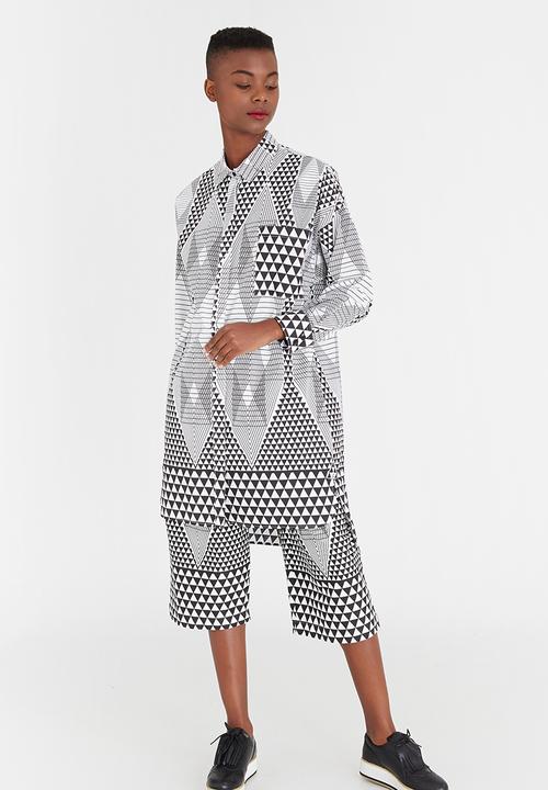 Chulaap - Diamond Print Maxi Shirt Black and White