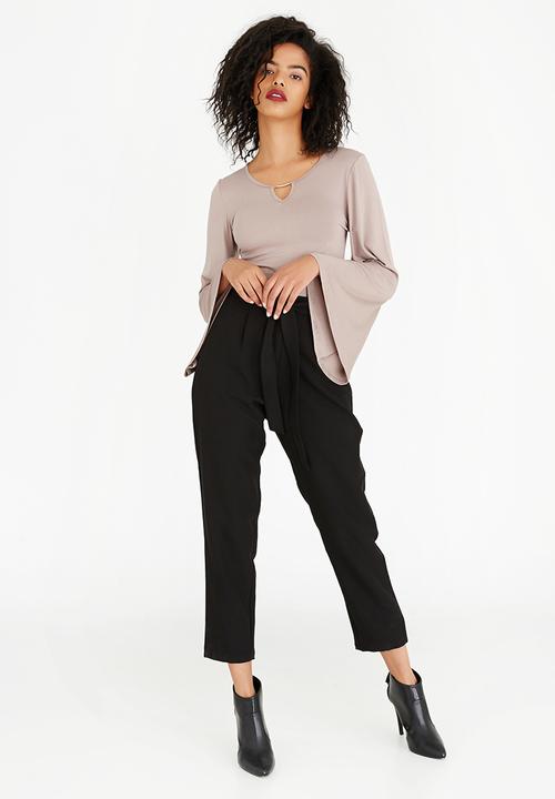 edit - Volume Sleeve Top with Keyhole Stone