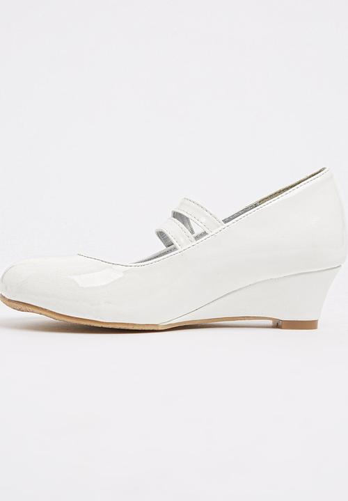 Bata - Girls Dessy-1 Mary Jane Kitten Heel White