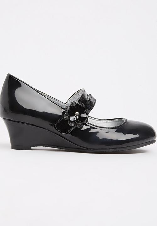 bata black shoes for girls