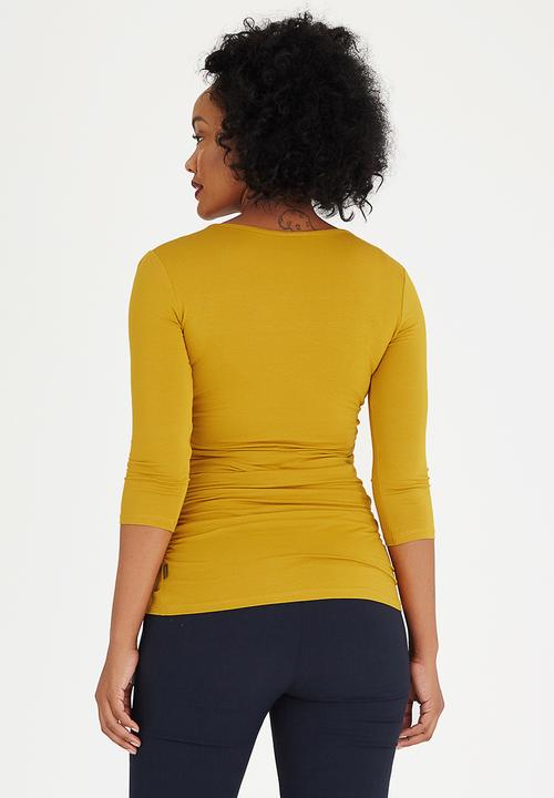 Cherry Melon - Side Gauge 3/4 Sleeve Top Yellow