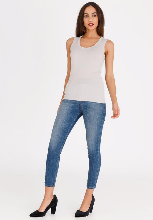 Passionknit - Scoop Neck Vest Stone