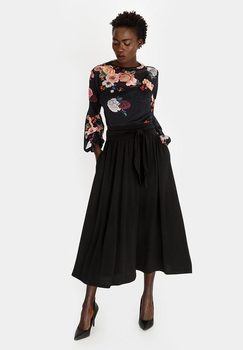 Marique Yssel - Highwaisted Midi Skirt Black