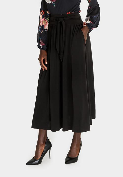 Marique Yssel - Highwaisted Midi Skirt Black