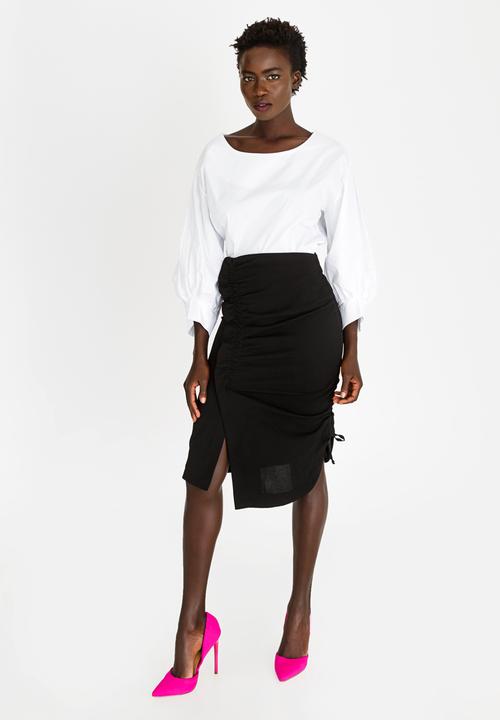 STYLE REPUBLIC - Ruched Detail Skirt Black