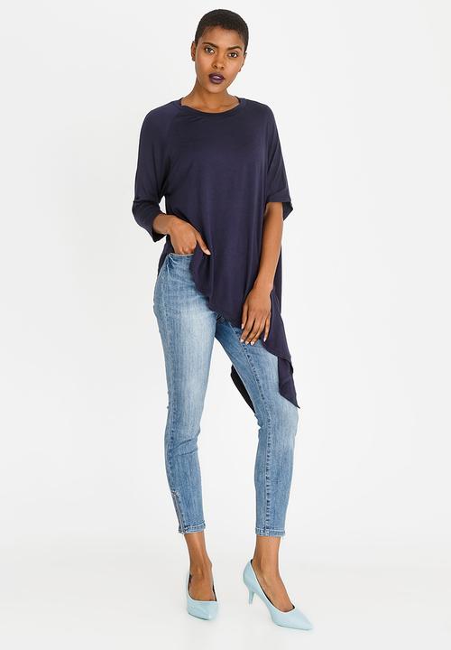 edit - Asymmetric Hemline Top Navy