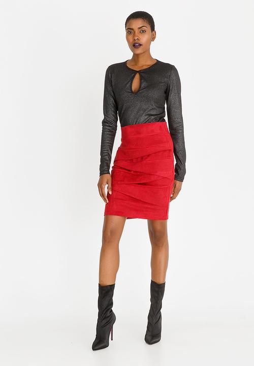 Revenge - Pleat Detail Skirt Burgundy