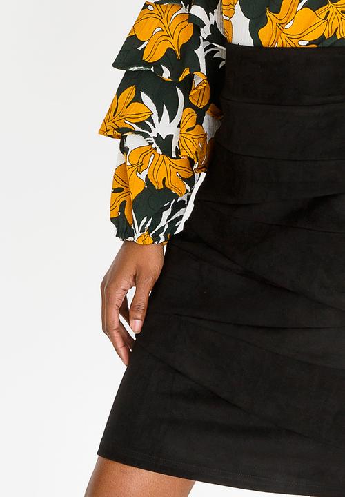 Revenge - Pleat Detail Skirt Black
