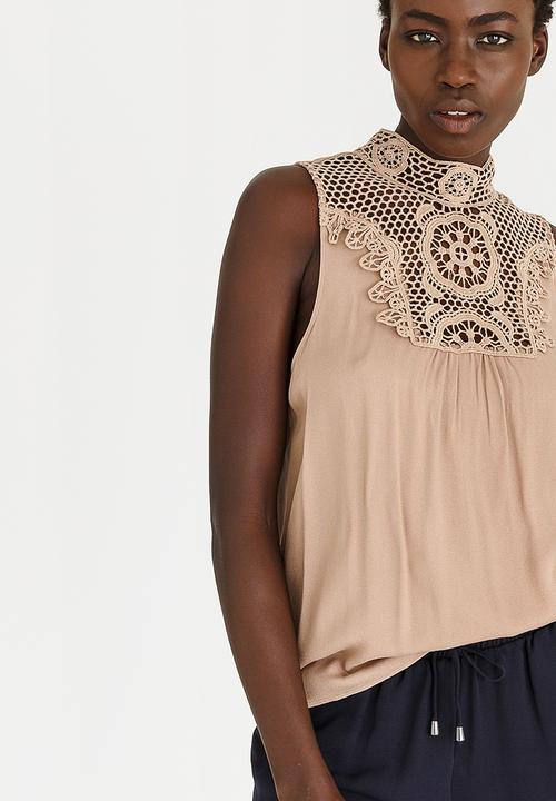 Vero Moda - Julina Lace Detail Top Stone/Beige