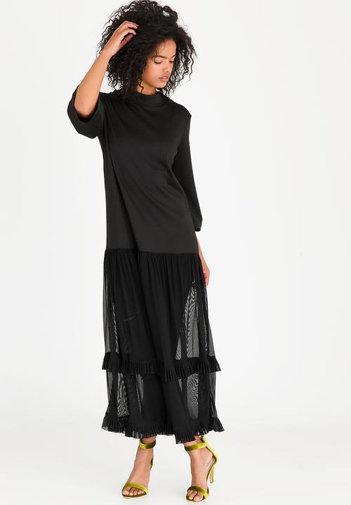 STYLE REPUBLIC - Mesh Inset Overlay T-shirt Black