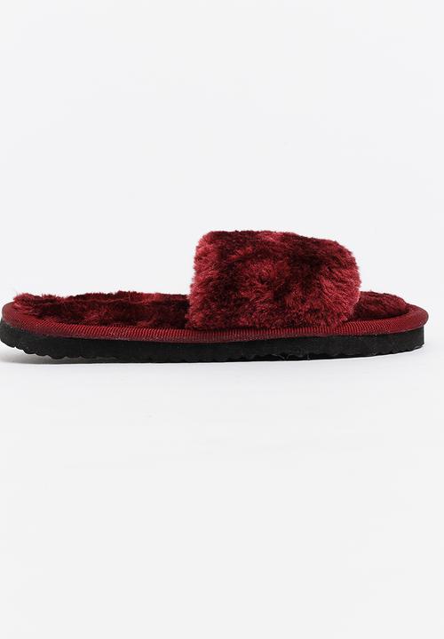 Pop Candy - Fluffy Slippers Burgundy