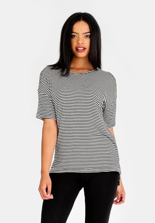 edit - Cold shoulder stripe tee - black & white 