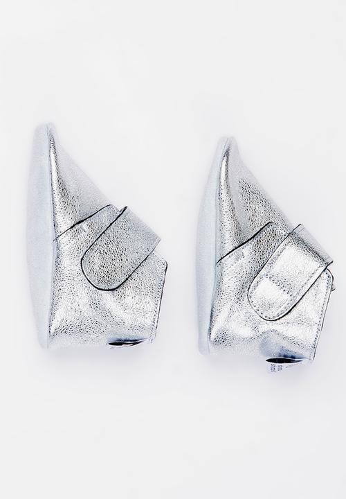 shooshoos - Macy Silver Booties Silver