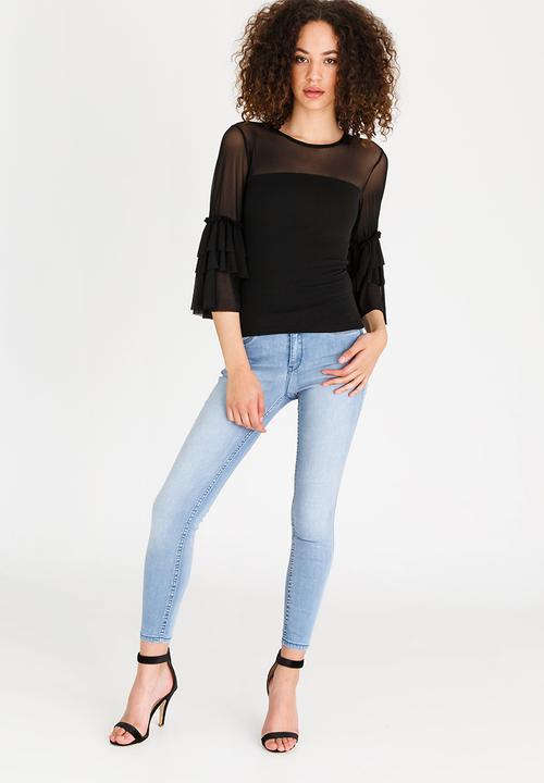 STYLE REPUBLIC - Frill Sleeve top Black