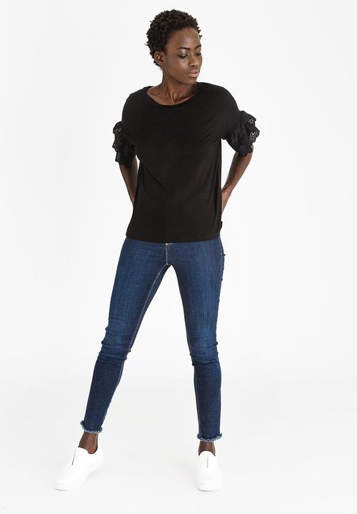 edit - T-shirt with Frilly Lace Sleeves Black