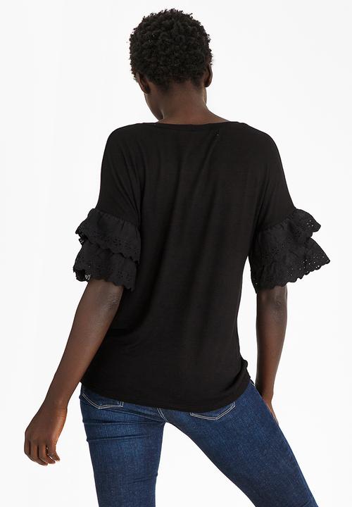 edit - T-shirt with Frilly Lace Sleeves Black