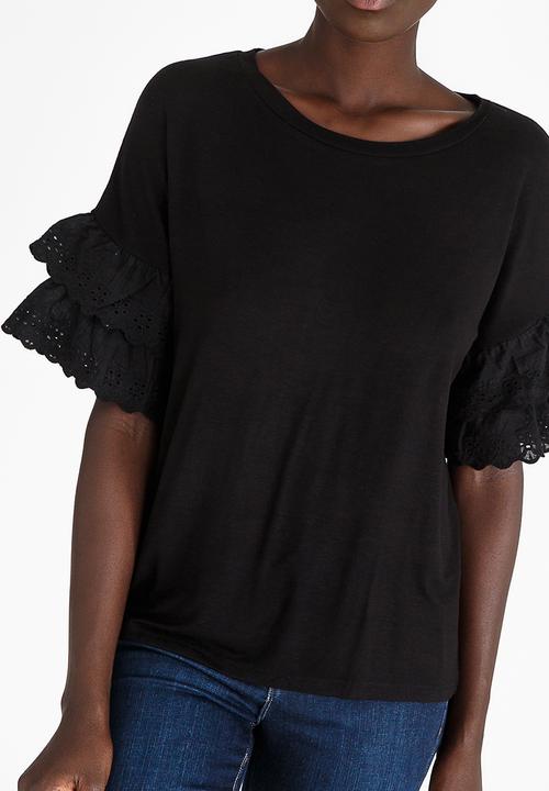 edit - T-shirt with Frilly Lace Sleeves Black