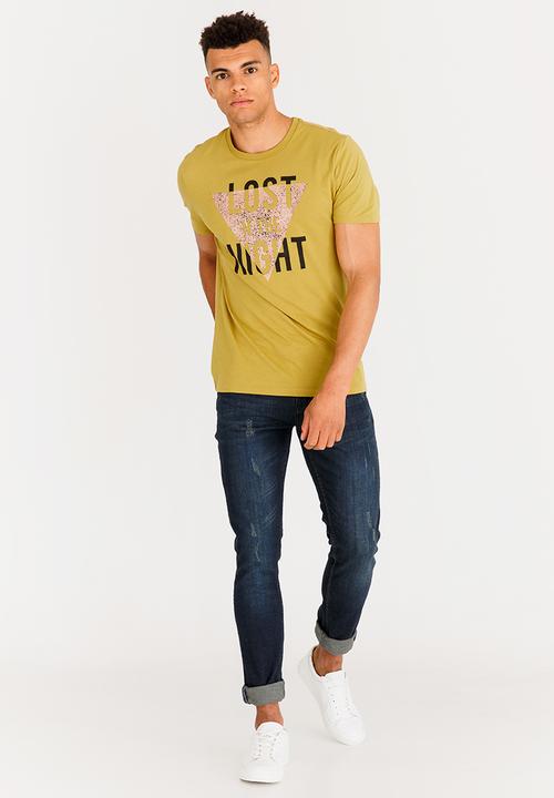 GUESS - Basic Lost Night Crew Tee Gold