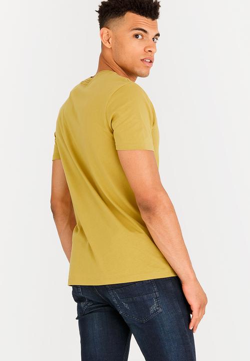 GUESS - Basic Lost Night Crew Tee Gold