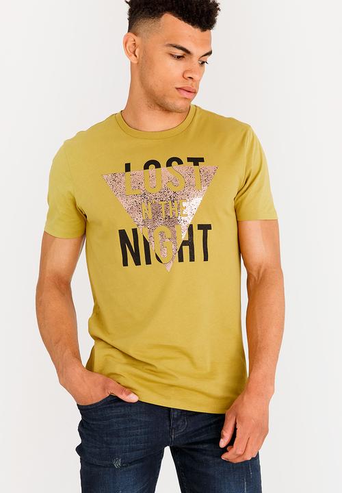 GUESS - Basic Lost Night Crew Tee Gold
