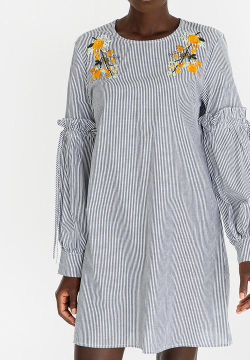 STYLE REPUBLIC - Striped Sleeve Detail Dress with Embroidery Blue and White