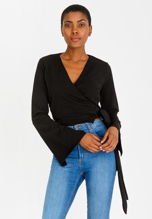 STYLE REPUBLIC - Split Sleeve Wrap Top Black
