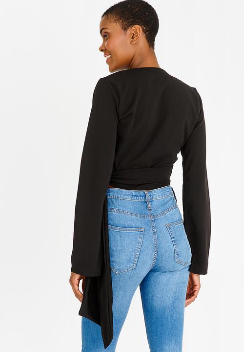 STYLE REPUBLIC - Split Sleeve Wrap Top Black