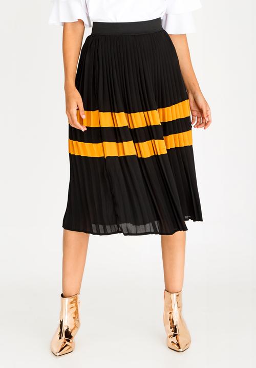 STYLE REPUBLIC - Pleated Midi Skirt Black