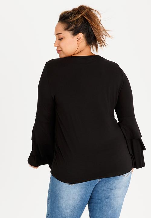 STYLE REPUBLIC PLUS - Tiered Sleeve Tee Black
