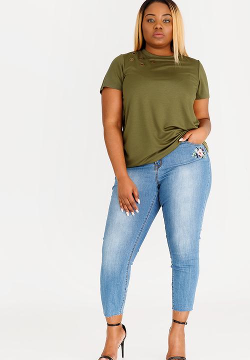 STYLE REPUBLIC PLUS - Tshirt with Eyelet Detail Green