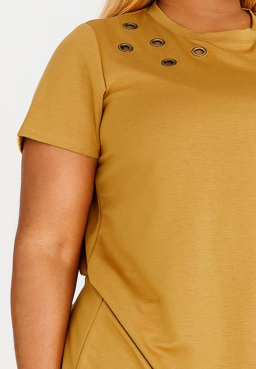 STYLE REPUBLIC PLUS - Tshirt with Eyelet Detail Yellow