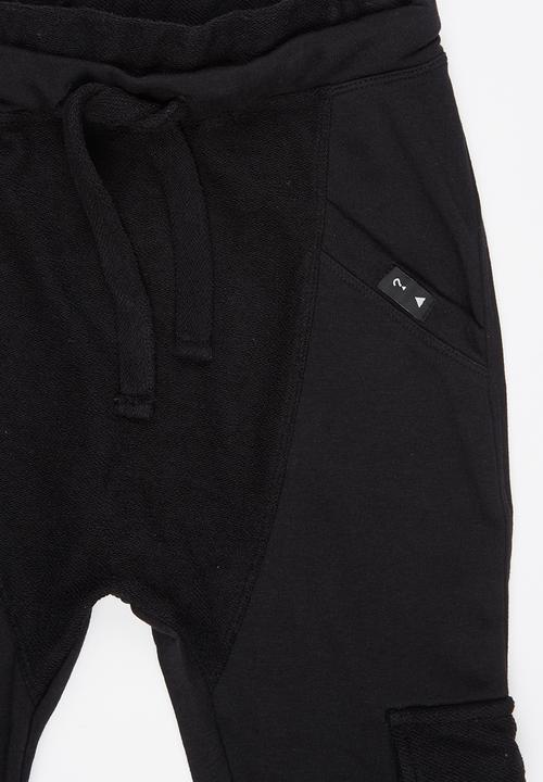 GUESS - Drop Crotch Cargo Pant Black