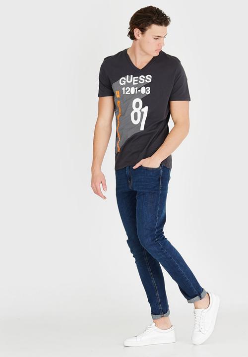 GUESS - Basic G Grid V Neck Tee Black