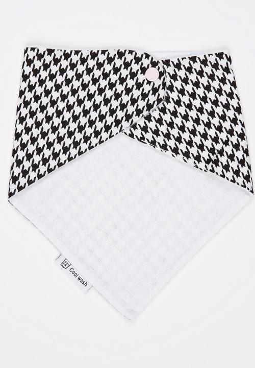 Mina Moo - Mono Houndstooth Bib Black and White