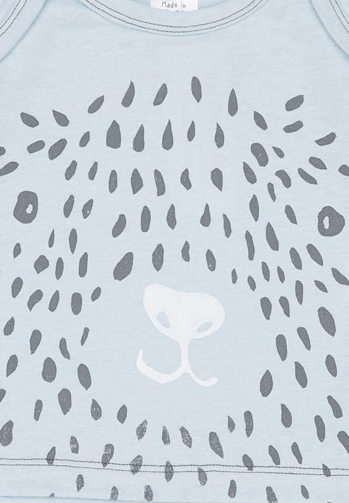 Just chillin - Boys Tee Pale Blue