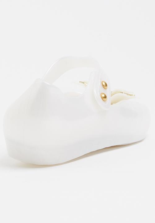 Pop Candy - Butterfly Detail Pumps White