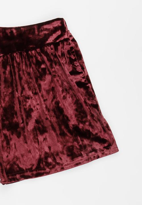 Rebel Republic - Velour Short Burgundy