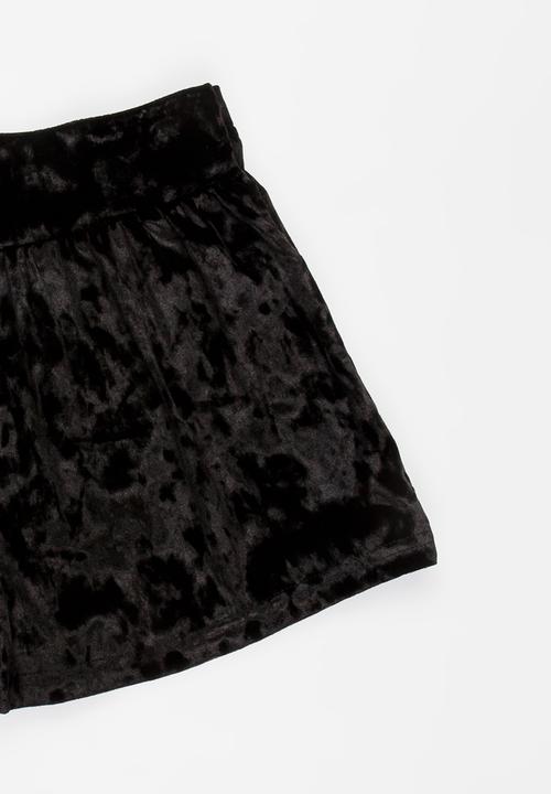 Rebel Republic - Velour Short Black