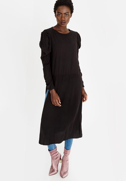 STYLE REPUBLIC - Ruched Sleeve Tunic Dress Black