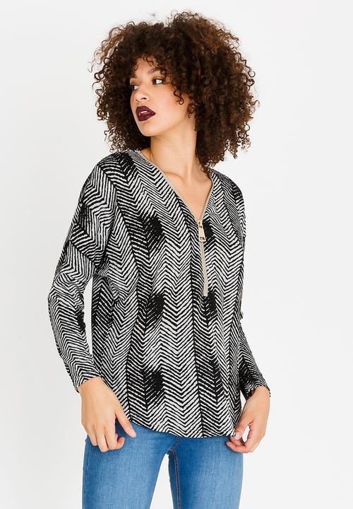 Revenge - Arrow Print Zip Detail Top Grey