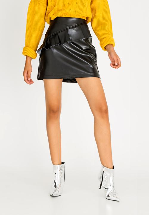 STYLE REPUBLIC - Leather-like Frill Mini Skirt Black