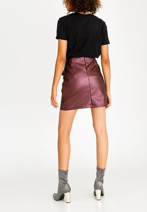 STYLE REPUBLIC - Leather-like Frill Mini Skirt Burgundy