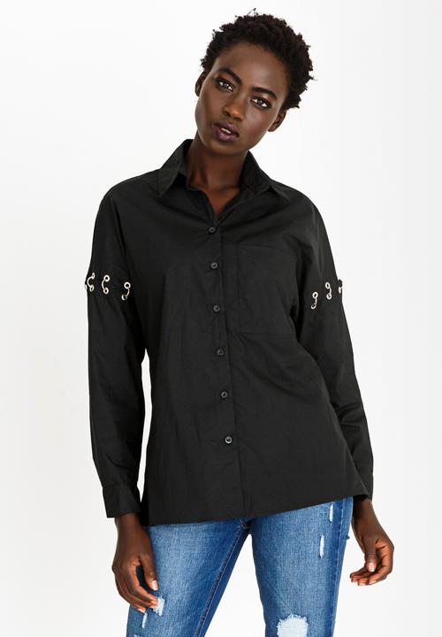 STYLE REPUBLIC - Pierced Sleeve Shirt Black